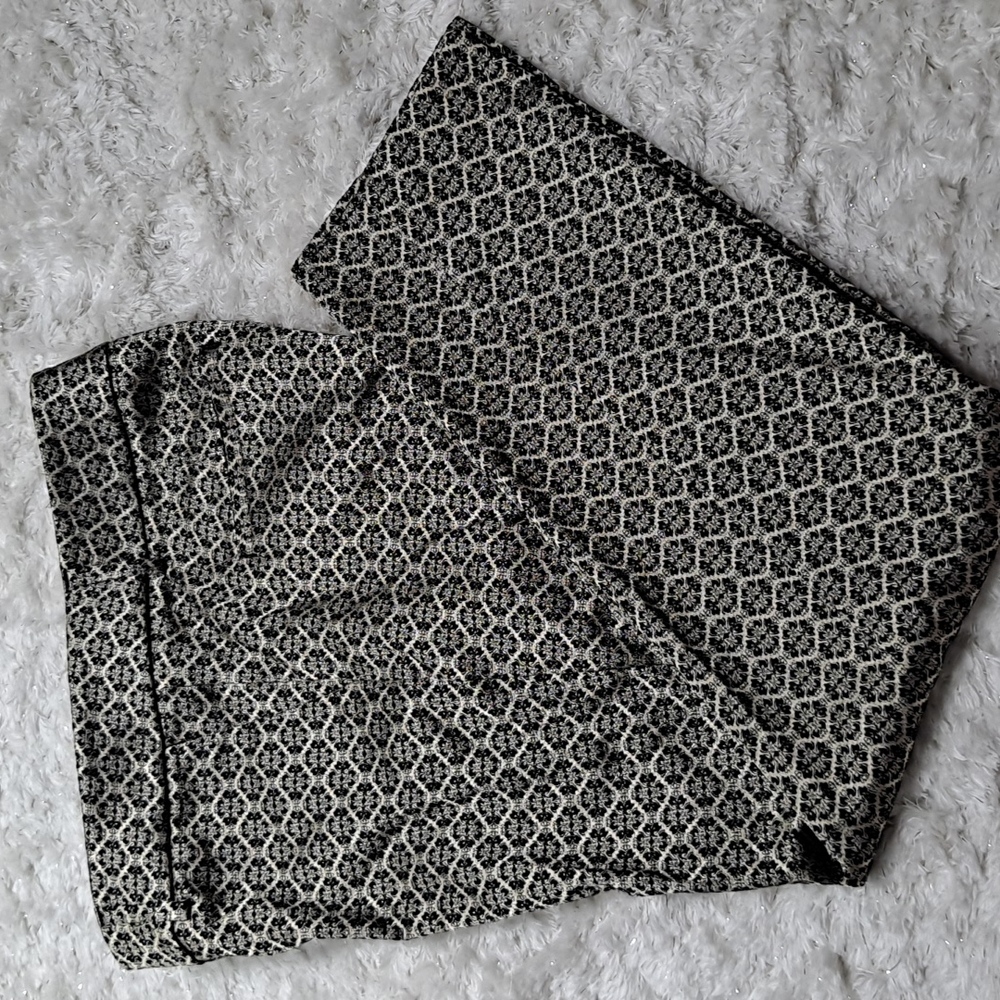 NWOT! Ann Taylor Gold Black Crop Pant